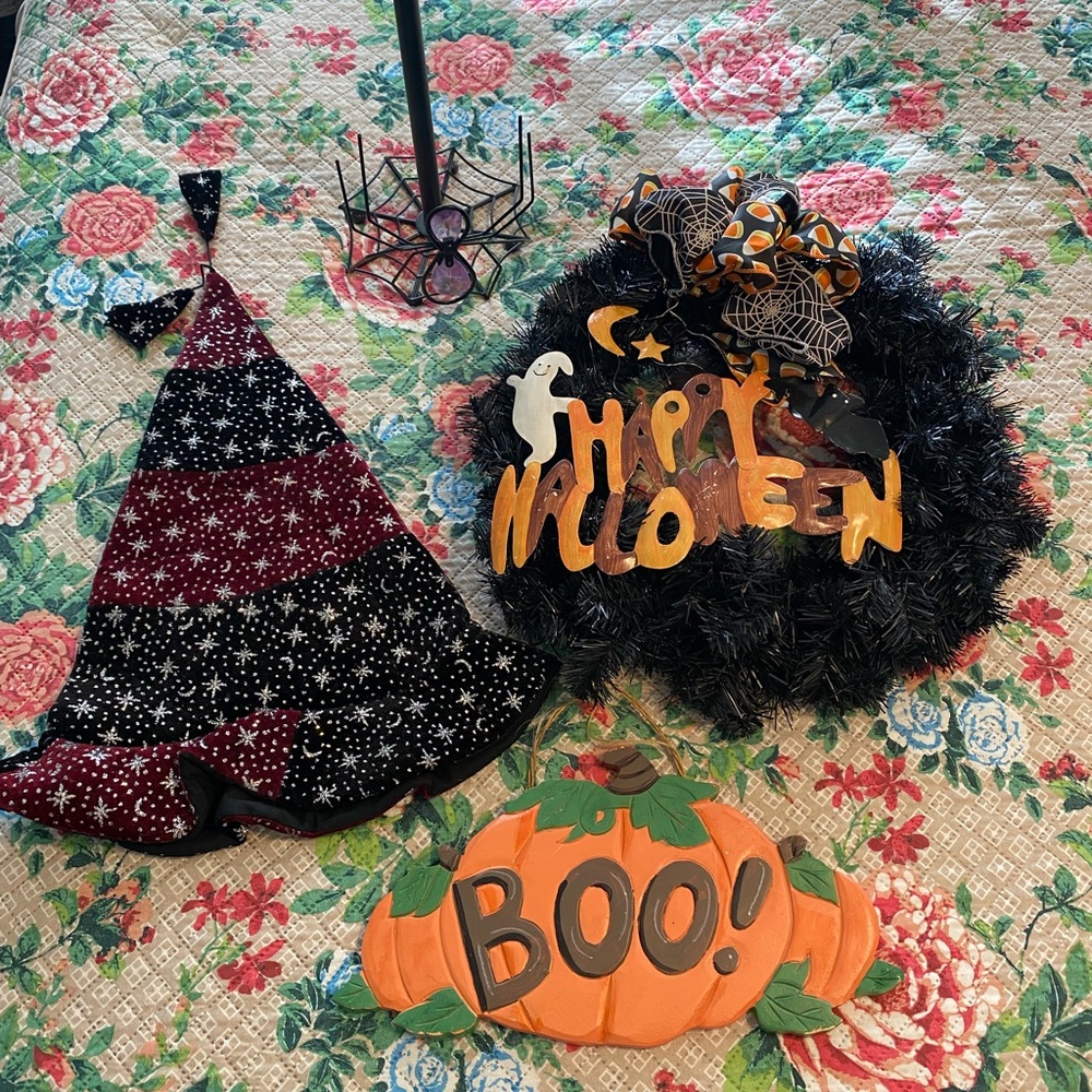 Halloween Decor Set with Witch Hat and Pumpkin Sign
